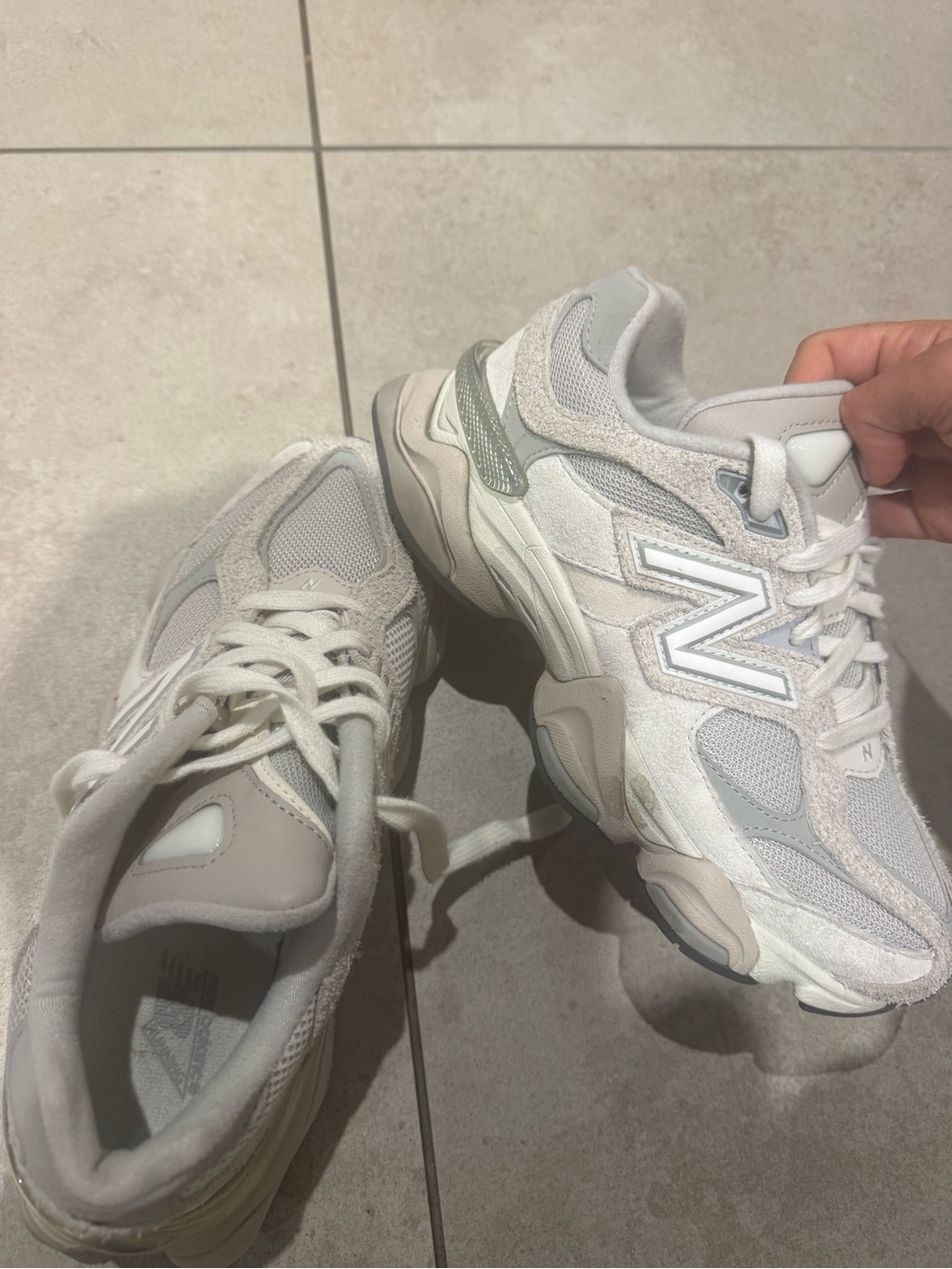 New Balance Women's White and Light Gray Chunky Retro Sneakers